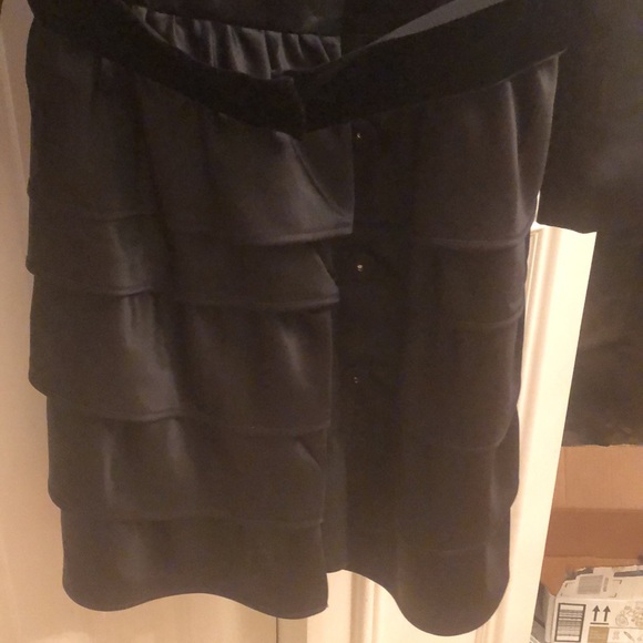 Thread social trench coat. - Picture 2 of 7